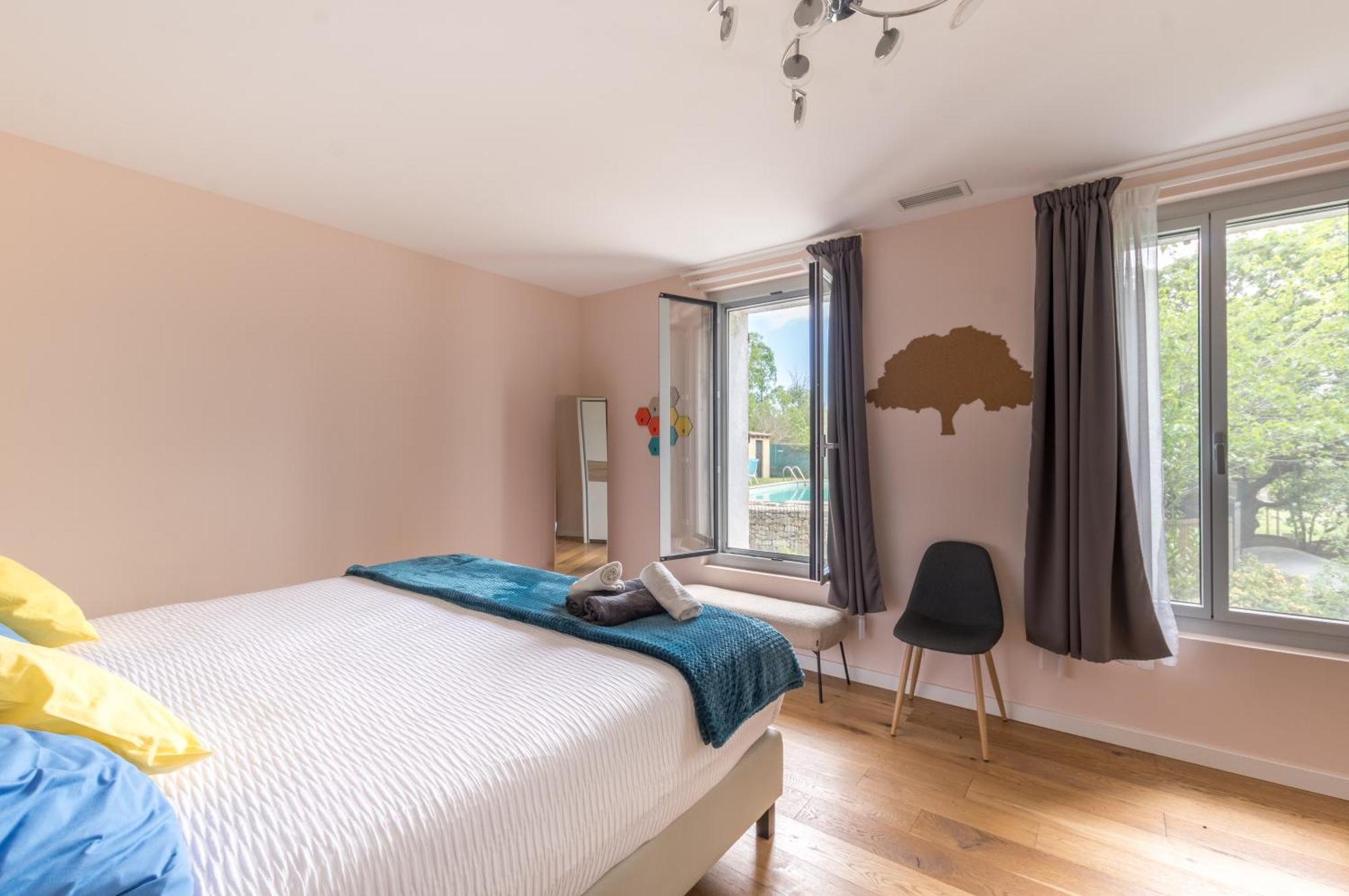Maison Avec Piscine Location De Vacances Ferme Pedagogique Du Dolmen Le Pouget Luaran gambar